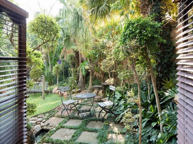 My Travelution - Travel Club - Room 1: Smokey Charcoal - The Art Guest House