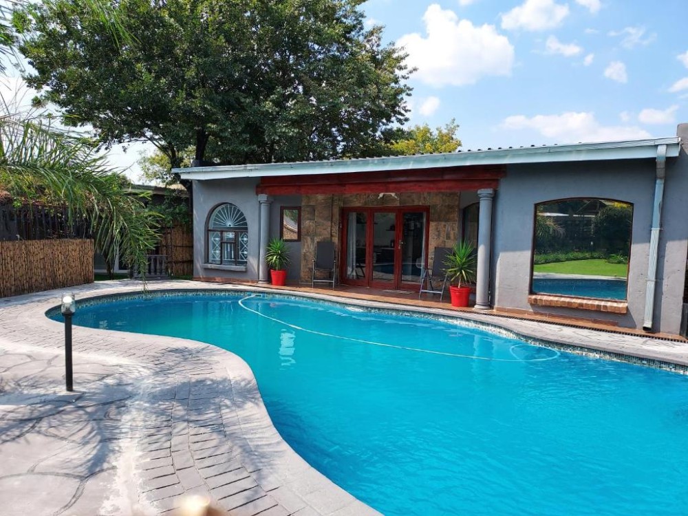 My Travelution - Travel Club - The Pool house