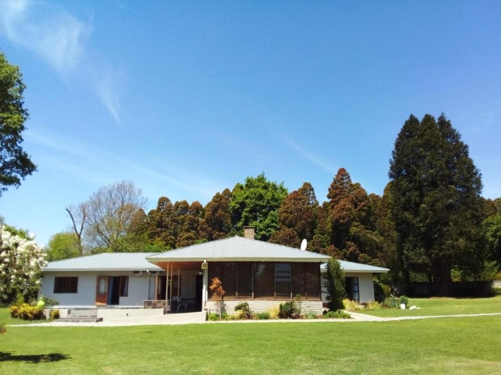 My Travelution - Travel Club - Sani Pass Manor Guest House
