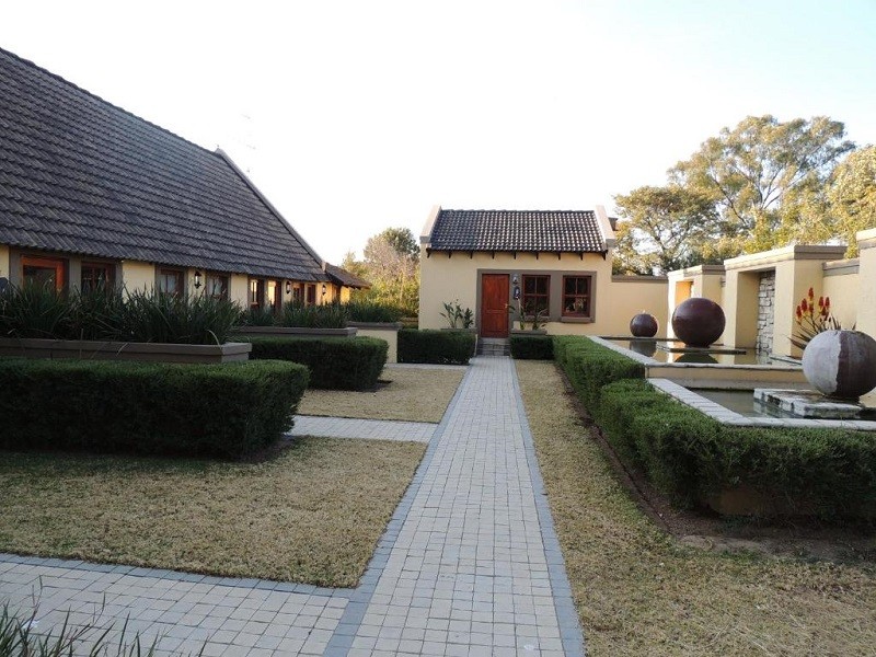 My Travelution - Travel Club - Strawberry Fields Country Manor Guest House