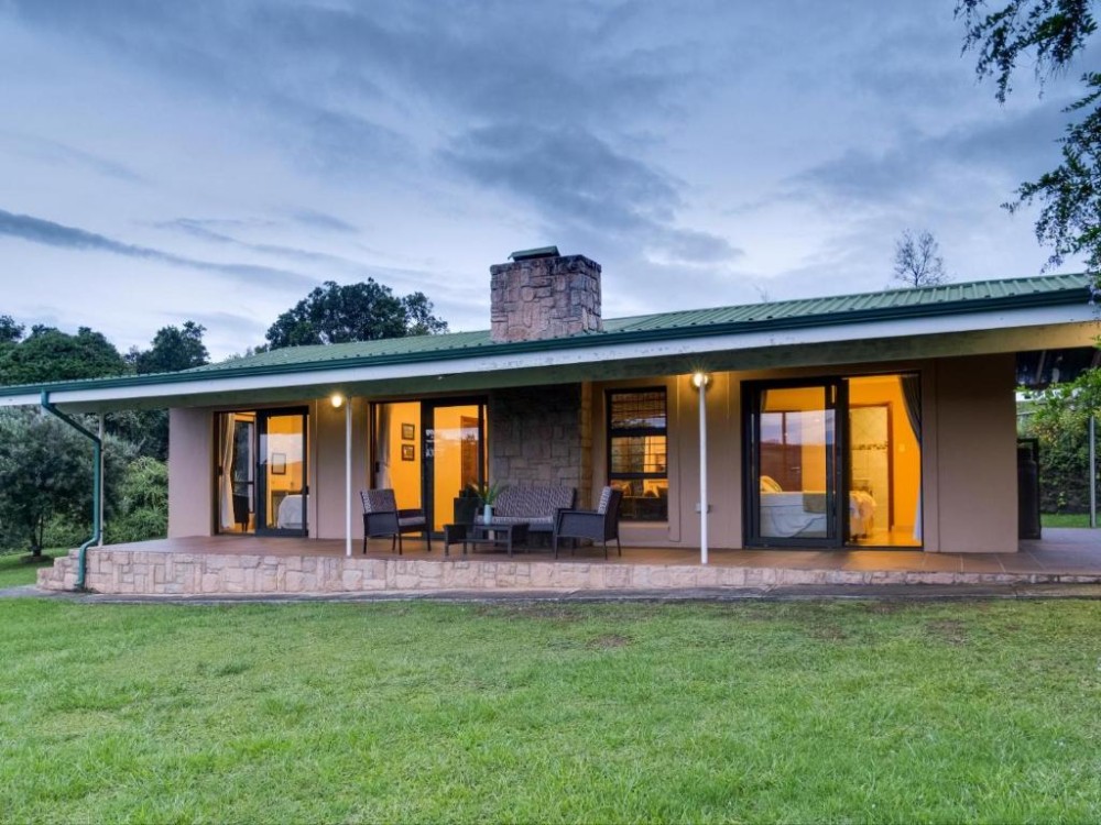 My Travelution - Travel Club - Drakensberg Creek Cottage & Drakensberg Vultures View