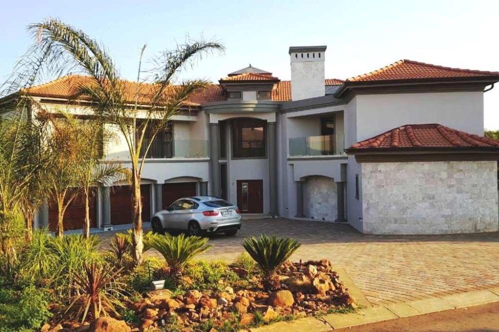 My Travelution - Travel Club - The Villa Luxe Hartbeespoort Spacious Golf & Wildlife Estat