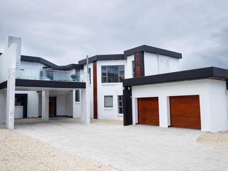 My Travelution - Travel Club - Yzerfontein Beach Accommodation