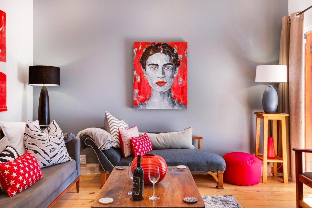 My Travelution - Travel Club - Backup-Powered Art Deco Cottage in De Waterkant