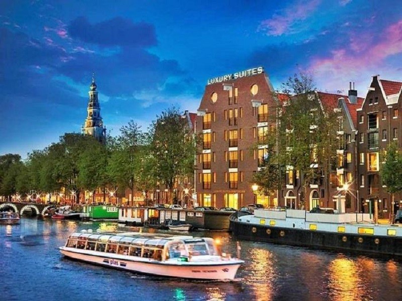 My Travelution - Travel Club - Luxury Suites Amsterdam