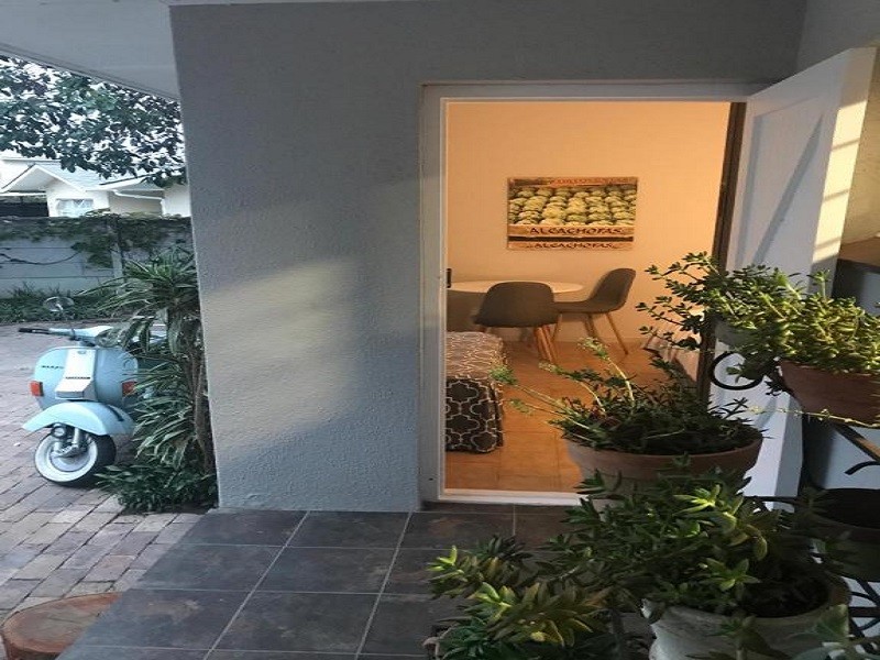 My Travelution - Travel Club - Olive tree private rooms in Stellenbosch- No Load Shedding