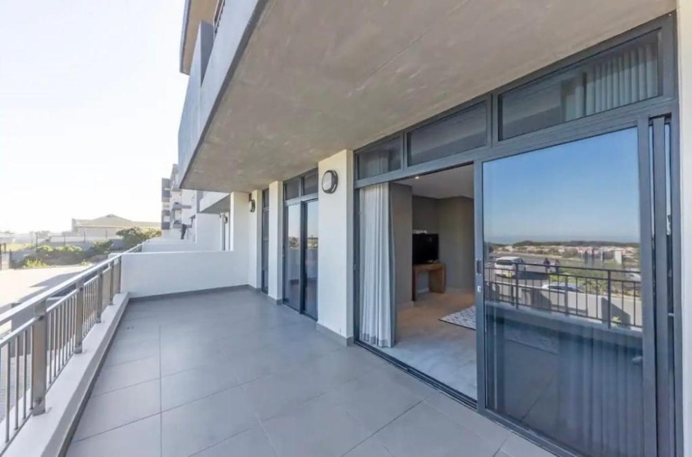 My Travelution - Travel Club - Neat 3 Bed Seafront Apartment