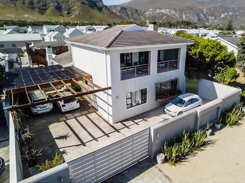 My Travelution - Travel Club - Hermanus Cliff Path Lodge