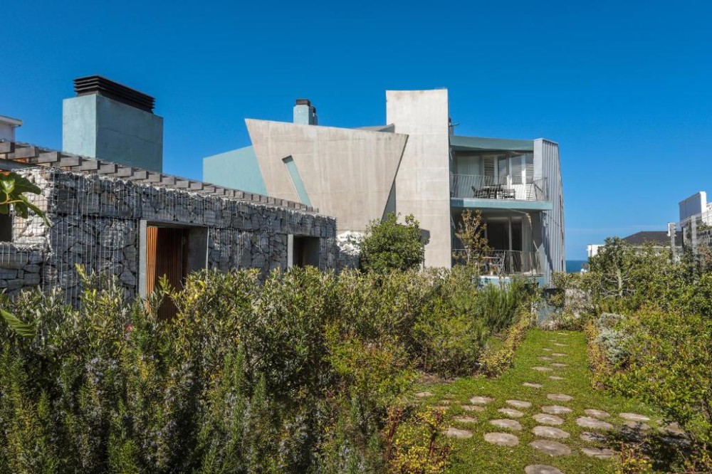 My Travelution - Travel Club - 17 Marine Hermanus, Apartment 103 with private Hot Tub