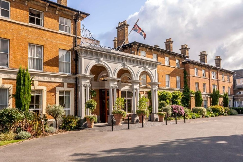 My Travelution - Travel Club - Oatlands Park Hotel