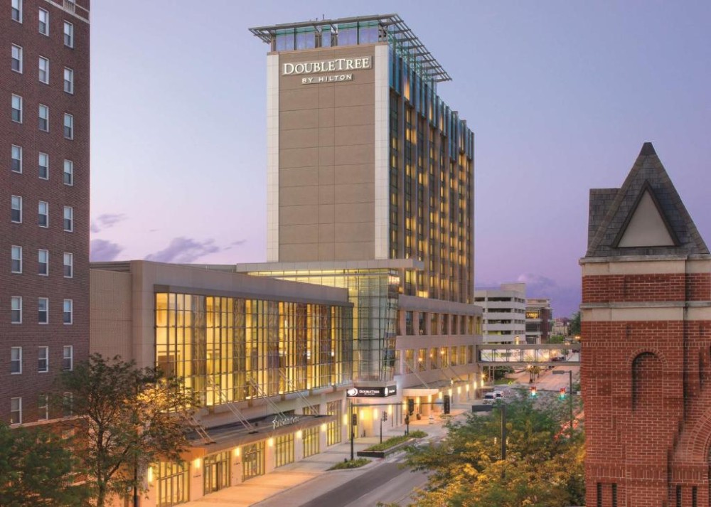 My Travelution - Travel Club - DoubleTree by Hilton Hotel Cedar Rapids Convention Complex